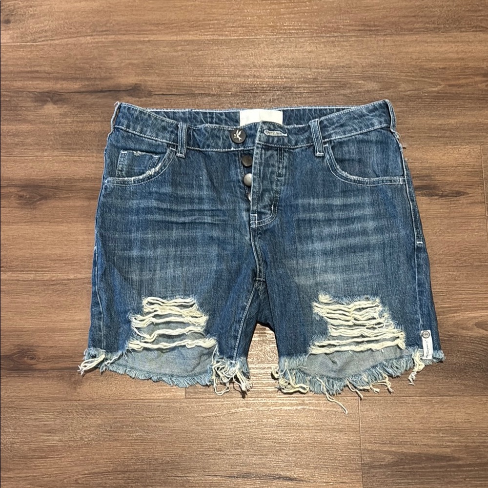 Woman's One Teaspoon Stevies Distressed Jean Shorts. Size 24/2